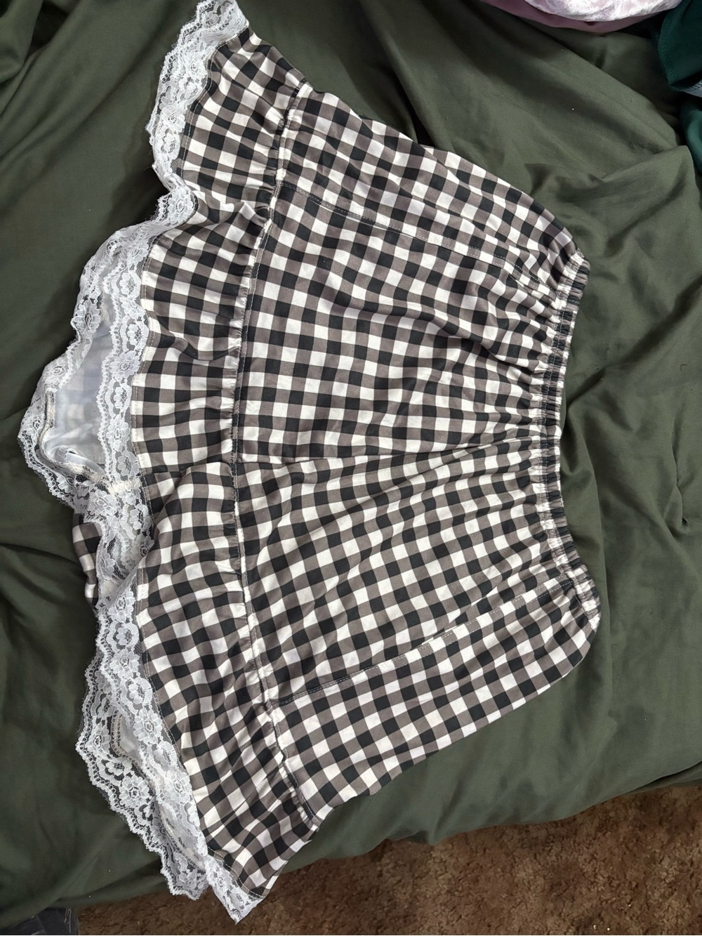 Women’s Black and White Gingham Lace Trim Elastic Waist Shorts